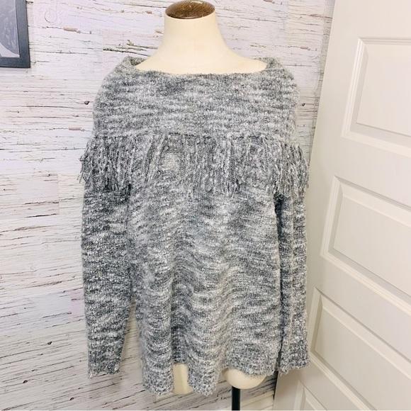 Ruby RD Gray White Knit Sweater Fuzzy Loops Fringed Cowl Neck Long Sleeves Sz M - Picture 4 of 11